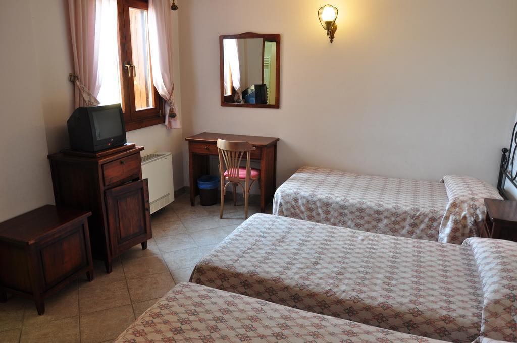 Leo Hotel Леонесса Экстерьер фото